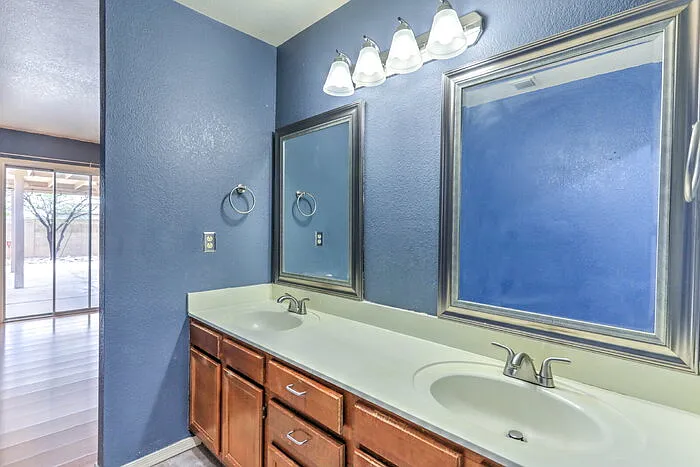 3039 W Calle Levante — Photo 19