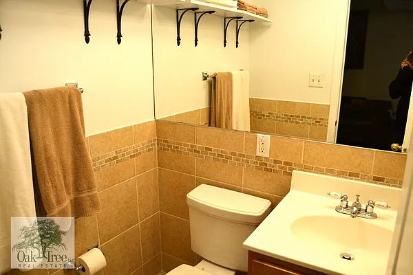 Rented by Oak Tree LLC | media 11