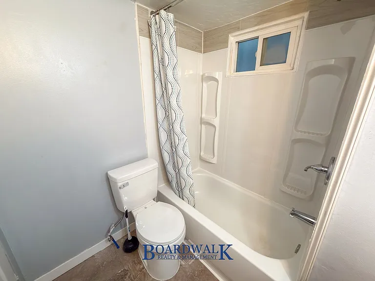 155 W State St #3 — Photo 14