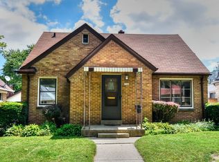 2346 N 73rd St, Wauwatosa, WI 53213