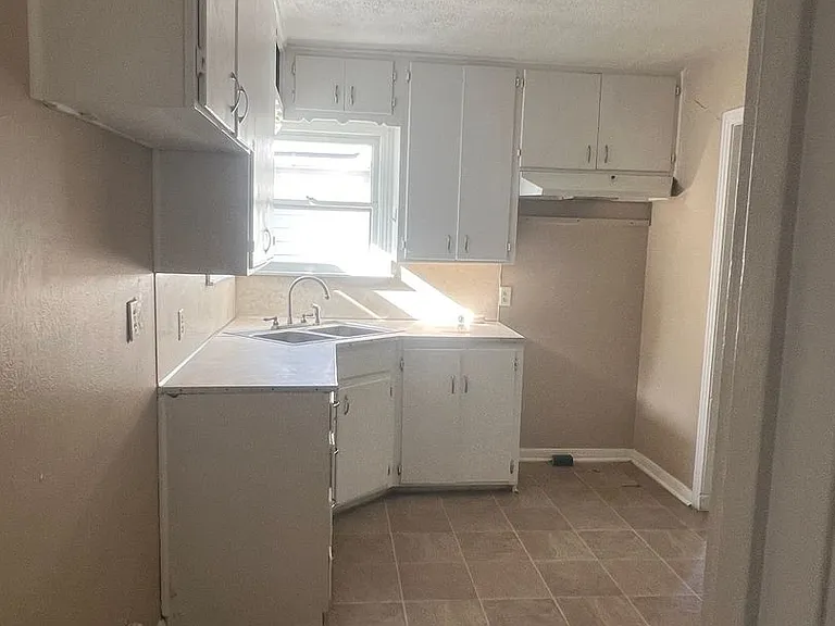 3501 Live Oak Ave — Photo 5