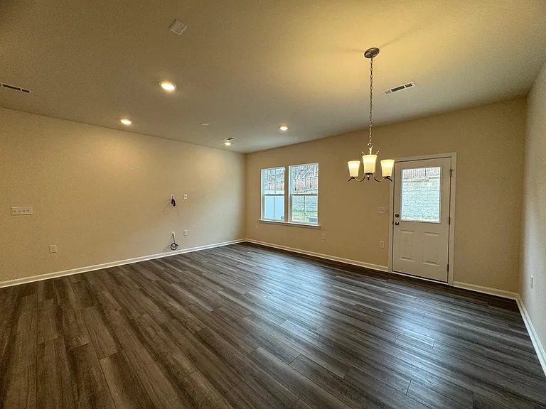 877 Falls Grove Trl — Photo 8