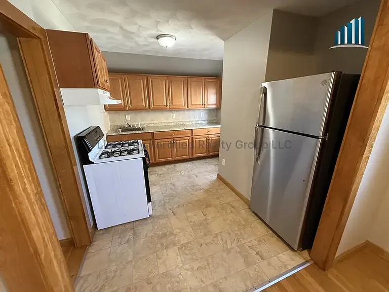 132 Hall St #3 — Photo 13