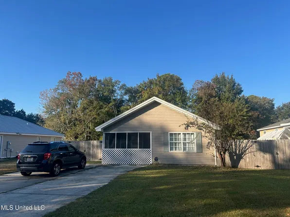 3040 Highland Ave, Diberville, MS 39540
