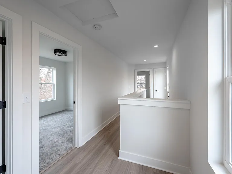 1022 E Rich St — Photo 12