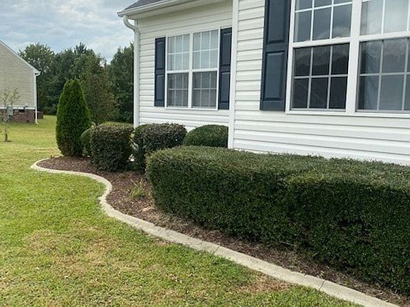 2nd image of 305 Towbridge Ln
