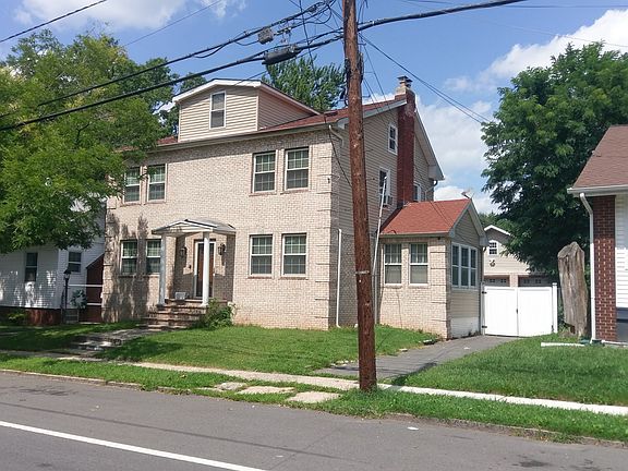 3rd image of 15-17 Sandford Ave