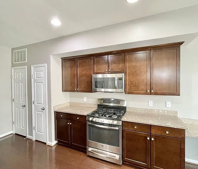 25214 Briargate Ter — Photo 5