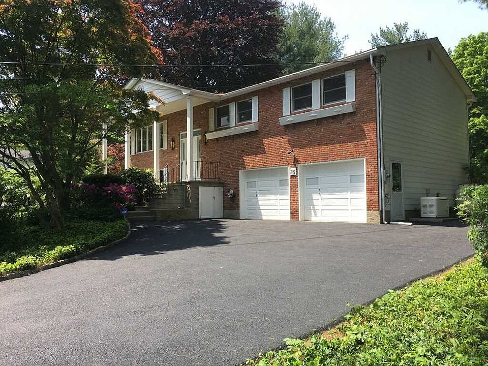 1st image of 15 Chestnut Dr