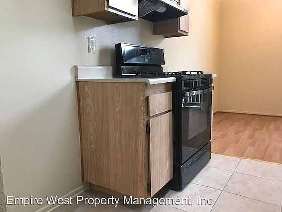 3rd image of 10845 Camarillo St APT 203