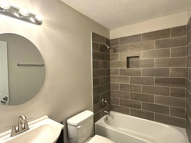 4042 Briarhill Dr — Photo 9
