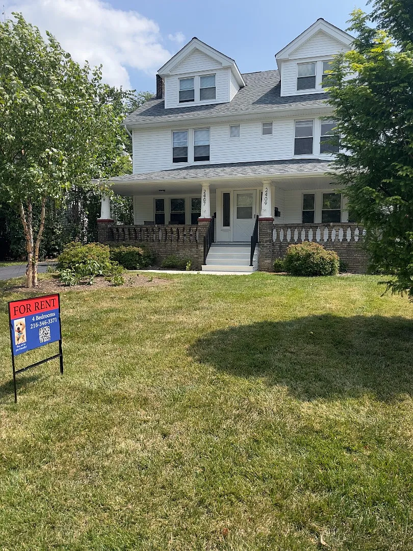 2407 Woodmere Dr - 2409 — Photo 1