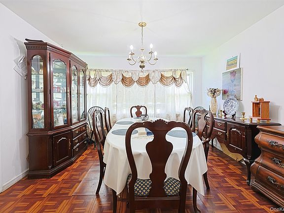 5th image of 84 Middle Neck Road