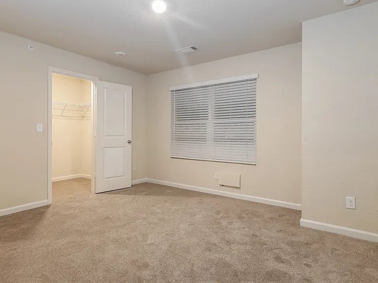 308 Highwood Ln — Photo 7