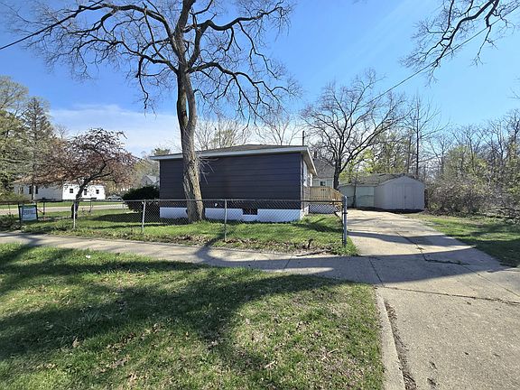 2nd image of 1499 Park St
