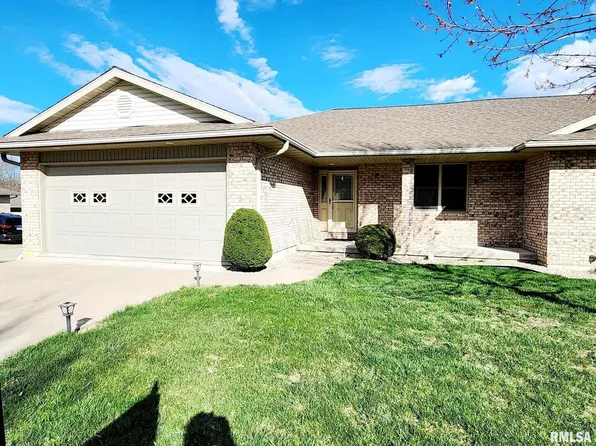1421 Destiny Ct W, Quincy, IL 62301