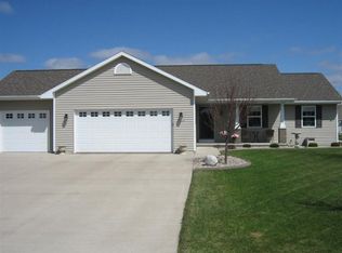 N1779 Schroeder Farm Dr, Greenville, WI 54942