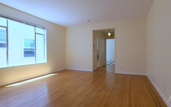 4th image of 1731 Chestnut St APT 5
