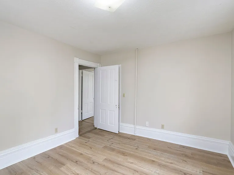 409 S Linden Ave #B — Photo 2