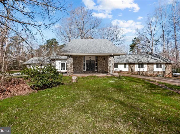 7621 River Rd, Fredericksburg, VA 22407