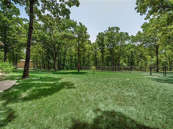 3rd image of 1220 Cedar Oaks Trl
