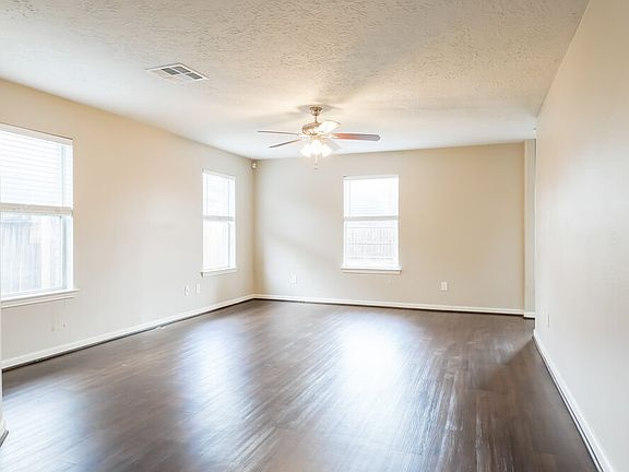 4th image of 21818 Hemlock Park Dr