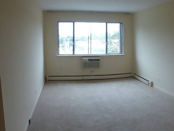 4th image of 7650 W Altgeld St APT 402
