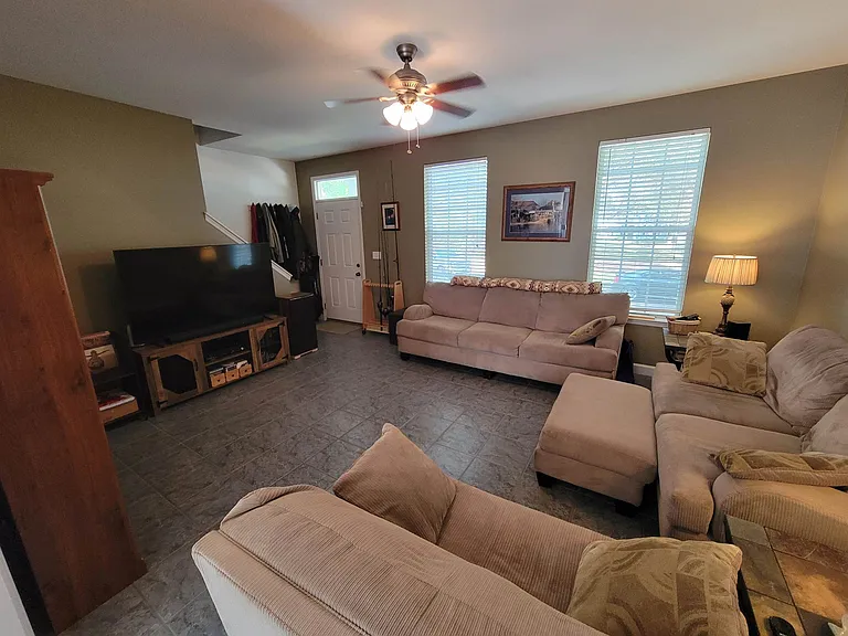 4278 Avon Park Cir — Photo 3