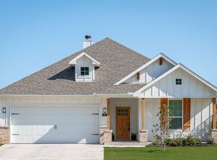 532 Mustang Ln, Pilot Point, TX 76258