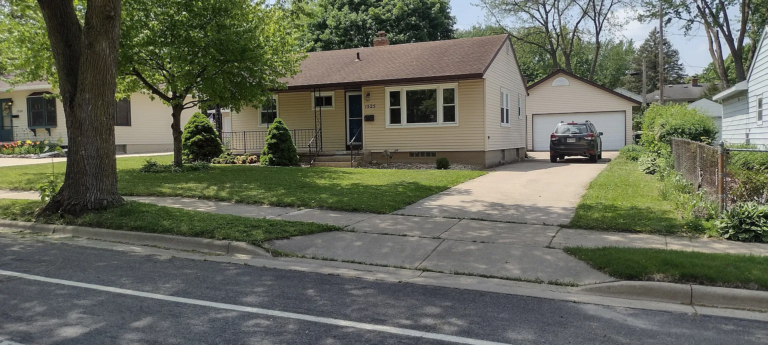1525 Delaware Blvd photo 1