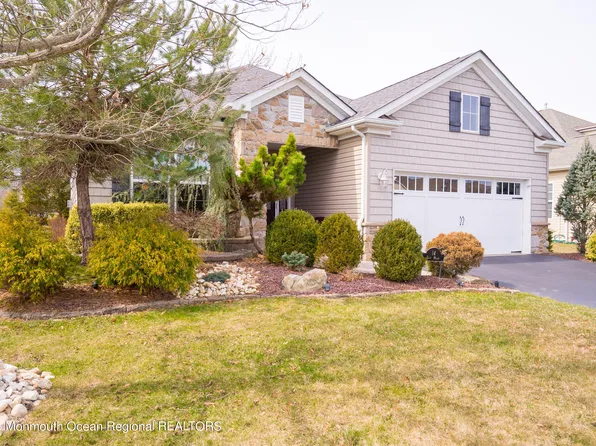 14 E Milan Boulevard, Farmingdale, NJ 07727