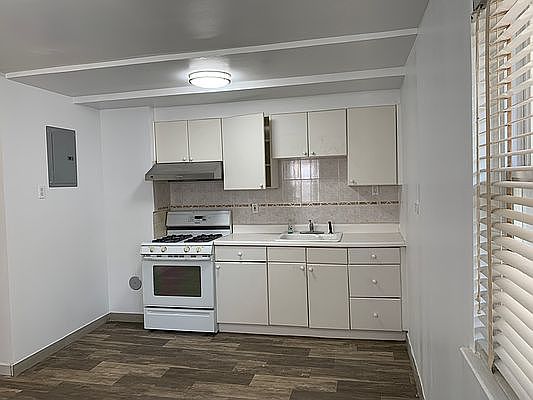 1st image of 2710 Harding Ave Floor 1