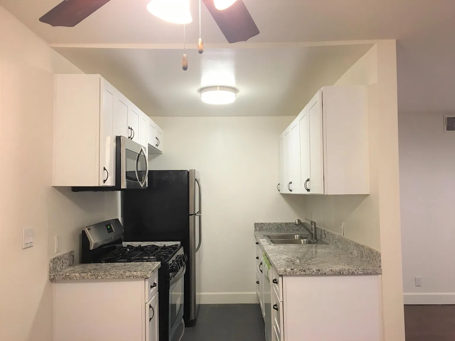 1 bed, 850 sqft, $2,095 — Photo 1
