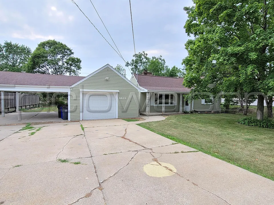 3601 Center Point Rd NE