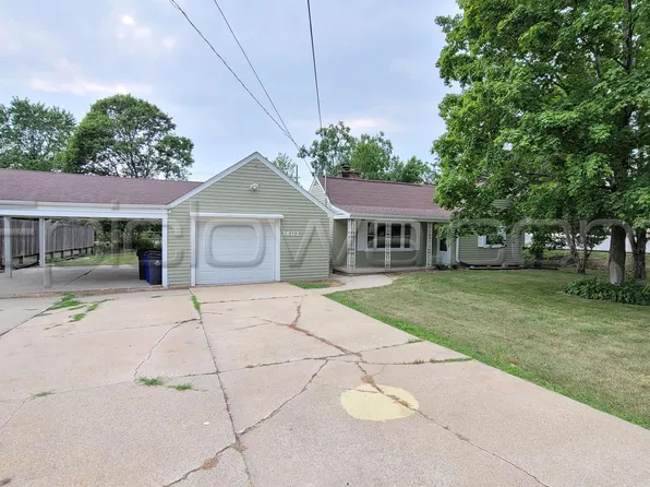 3601 Center Point Rd NE, Cedar Rapids, IA 52402