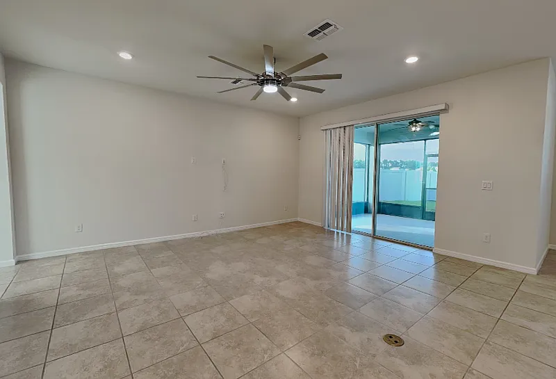 5 bed, 3.0 bath, 2615 sqft, $2,999 — Photo 3
