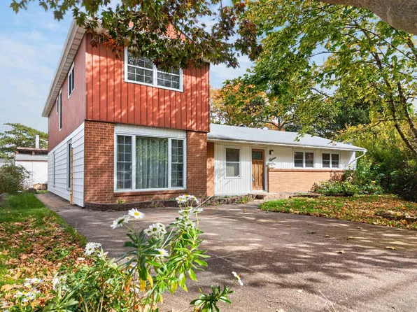 15 Kincardine Dr, Dartmouth, NS B2X 1H7