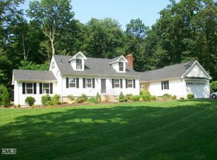 4 Vaillancourt Ln, Shelton, CT 06484