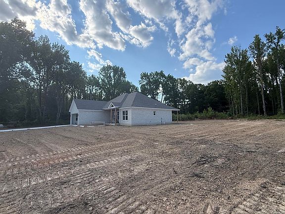 3rd image of 250 Garrison Rd