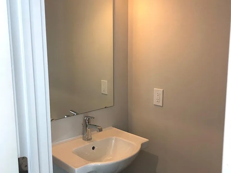 1218 Macomb Pl — Photo 18
