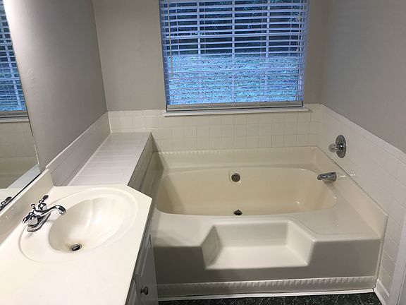 2nd image of 627 Douglas Dr