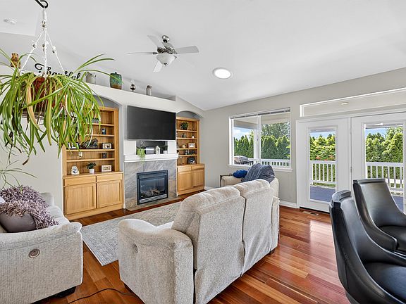 5th image of 143 Mattis Dr