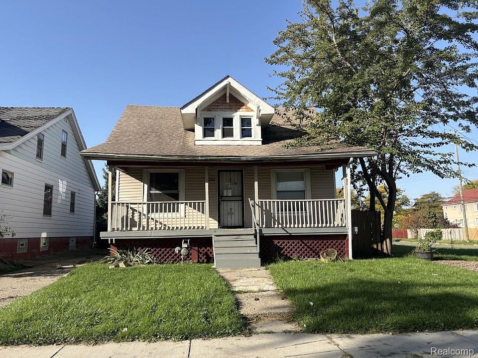 1st image of 389 Eastlawn St