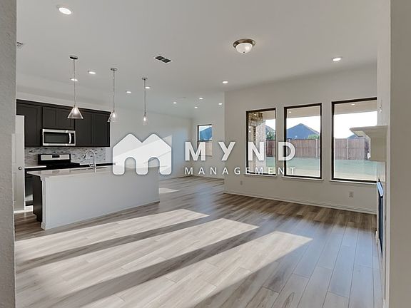 3rd image of 2303 Poppy Valley Ln