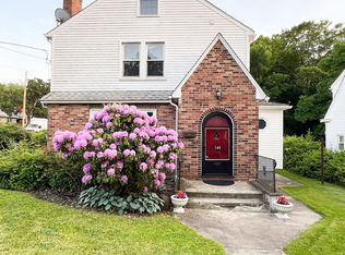 145 Sound View Ter, New Haven, CT 06512