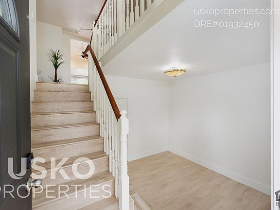 3rd image of 520 Main St Unit 1