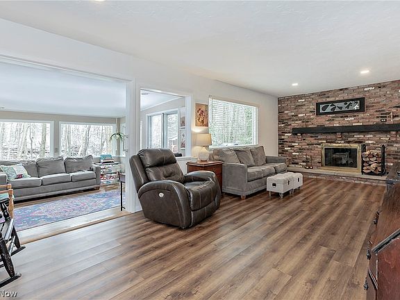 4th image of 696 Meadowood Dr