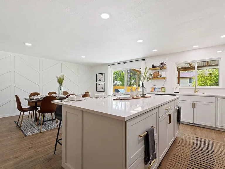 4795 S Maverick Way — Photo 3