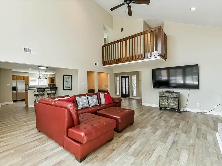 3911 Cherry Forest Dr — Photo 7