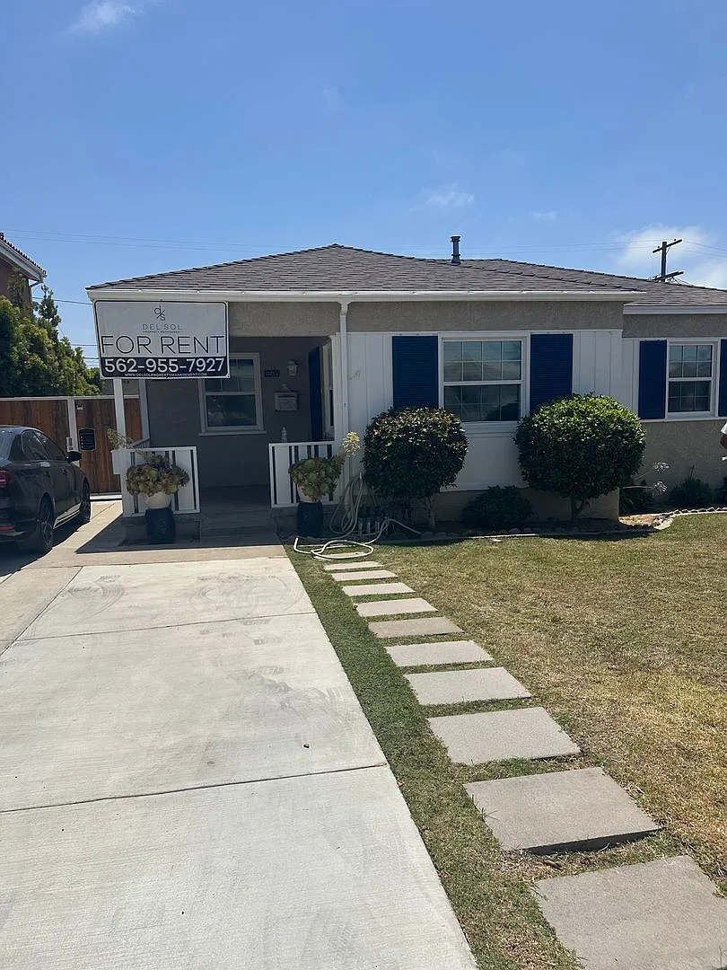 Building Photo - 6504 W 84th Pl